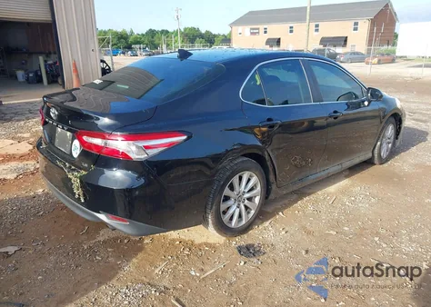 2019 Toyota Camry Le z USA, uszkodzony, nr VIN 4T1B11HK2KU711823